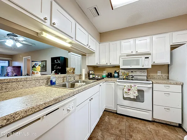 5615 SAN JUAN Avenue #104, Jacksonville, FL 32210