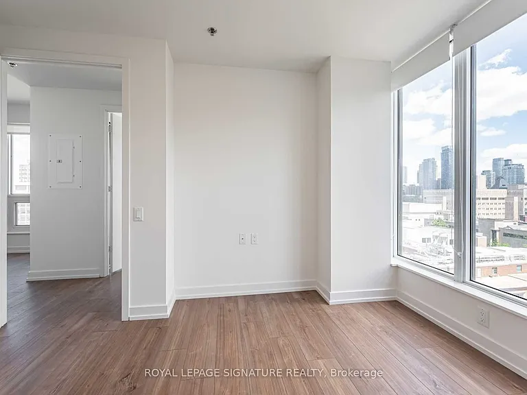 203 College St #1108 — Photo 7