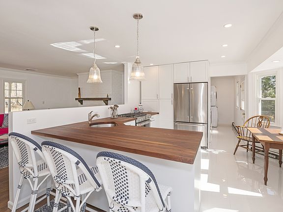 2nd image of 157 Warfield Way