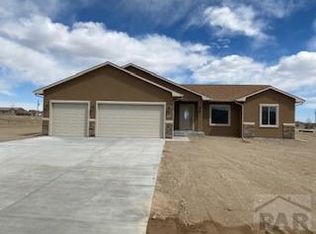 952 E Austin Dr, Pueblo West, CO 81007