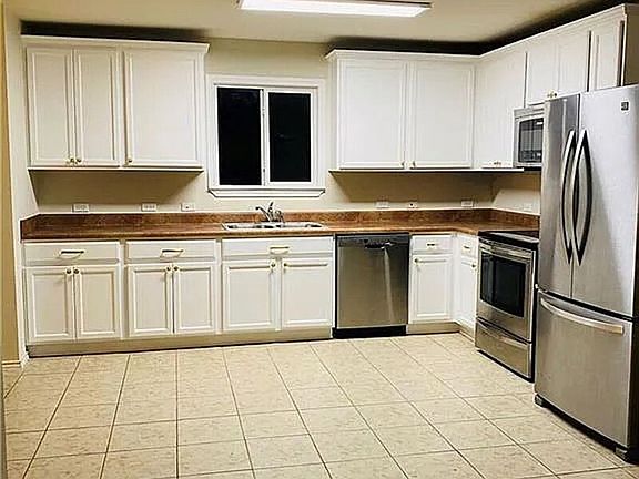 3rd image of 9412 Southwick Dr