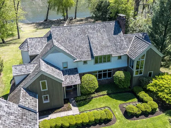 38 Bridge One Ln, Pipersville, PA 18947