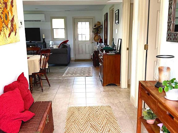 3rd image of 322 Boot Rd
