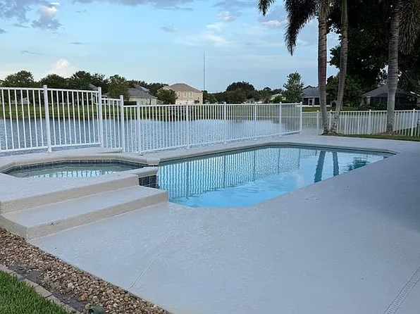 5944 Ridge Lake Cir, Vero Beach, FL 32967
