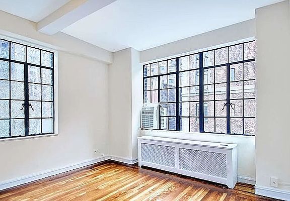 5th image of 320 E 42nd St APT 818