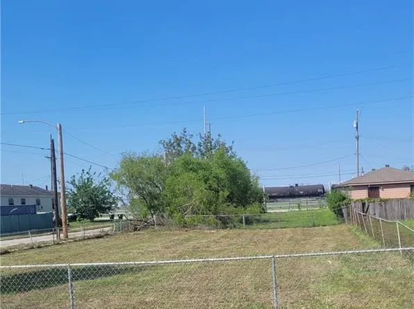 3037 Laussat Pl, New Orleans, LA 70117