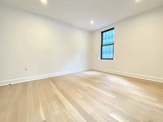 Rented by The Dermot Realty Management Company | media 7