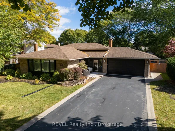 34 Royal York Rd, Saint Catharines, ON L2N 2N6