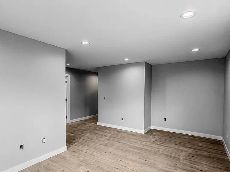 508 Cambridge St — Photo 18