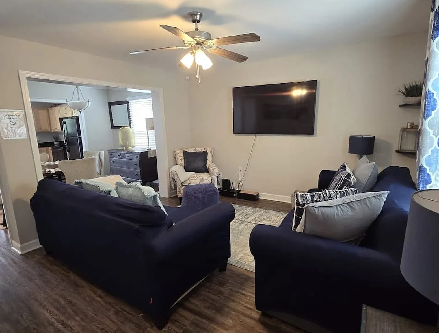 3 bed, 2.0 bath, 1194 sqft, $3,174 — Photo 1