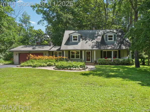 5910 Hillsboro Rd, Davisburg, MI 48350