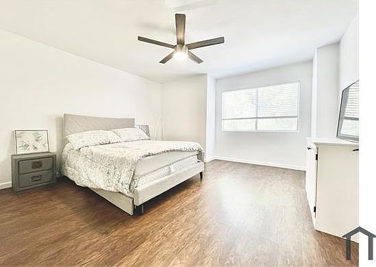 5th image of 332 Lime St APT 6