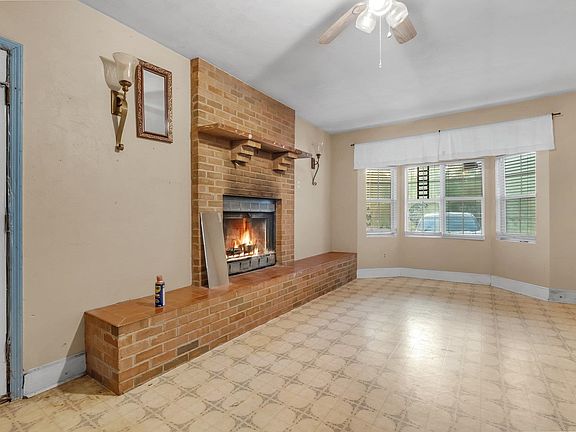 5th image of 141 Finner Dr