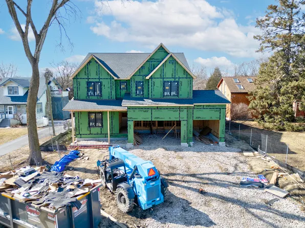 6136 Bentley Ave, Willowbrook, IL 60527