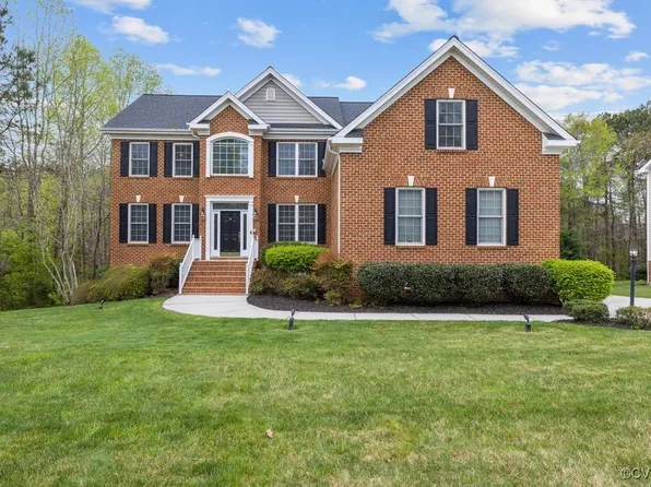 5730 Trail Ride Dr, Moseley, VA 23120