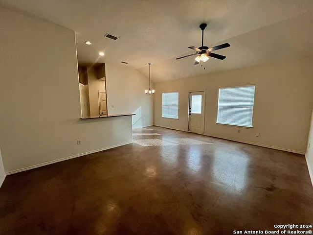 174 Joanne Cv — Photo 3