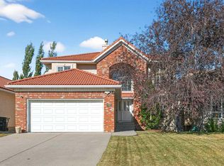 10345 S Hamptons Blvd NW, Calgary, AB T3A5S2