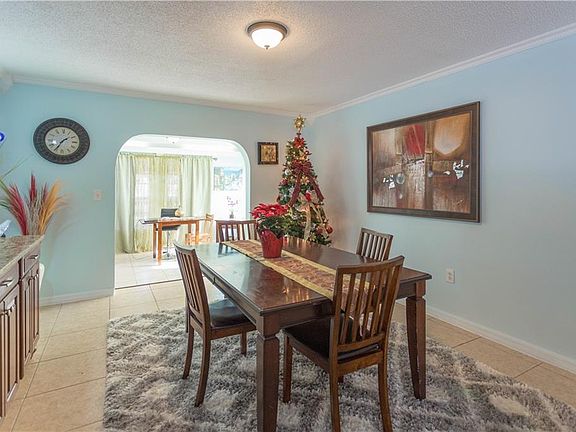 5th image of 6679 Pinecrest Ln