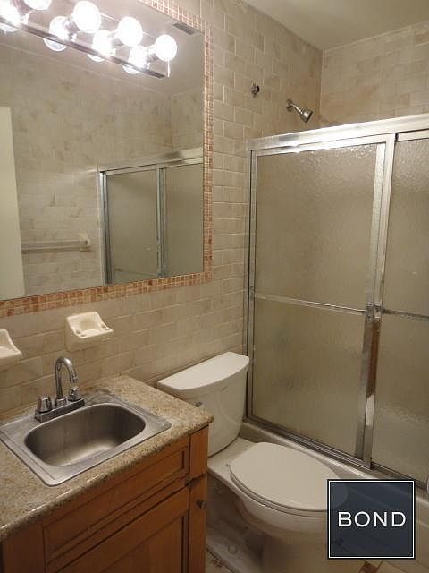2nd image of 493 9th St APT 4