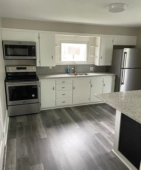 736 Park St — Photo 3