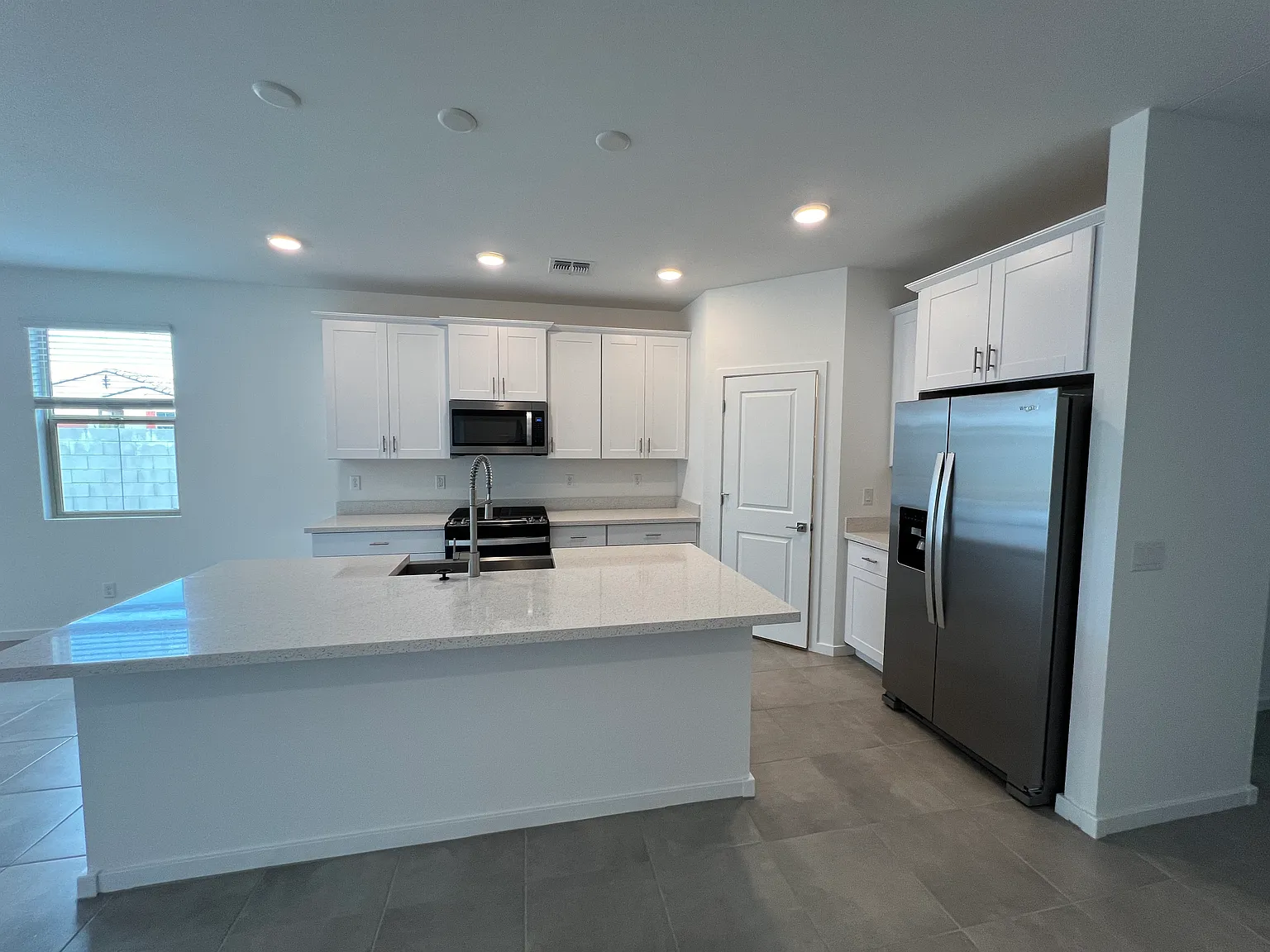 20265 W Rancho Dr — Photo 3