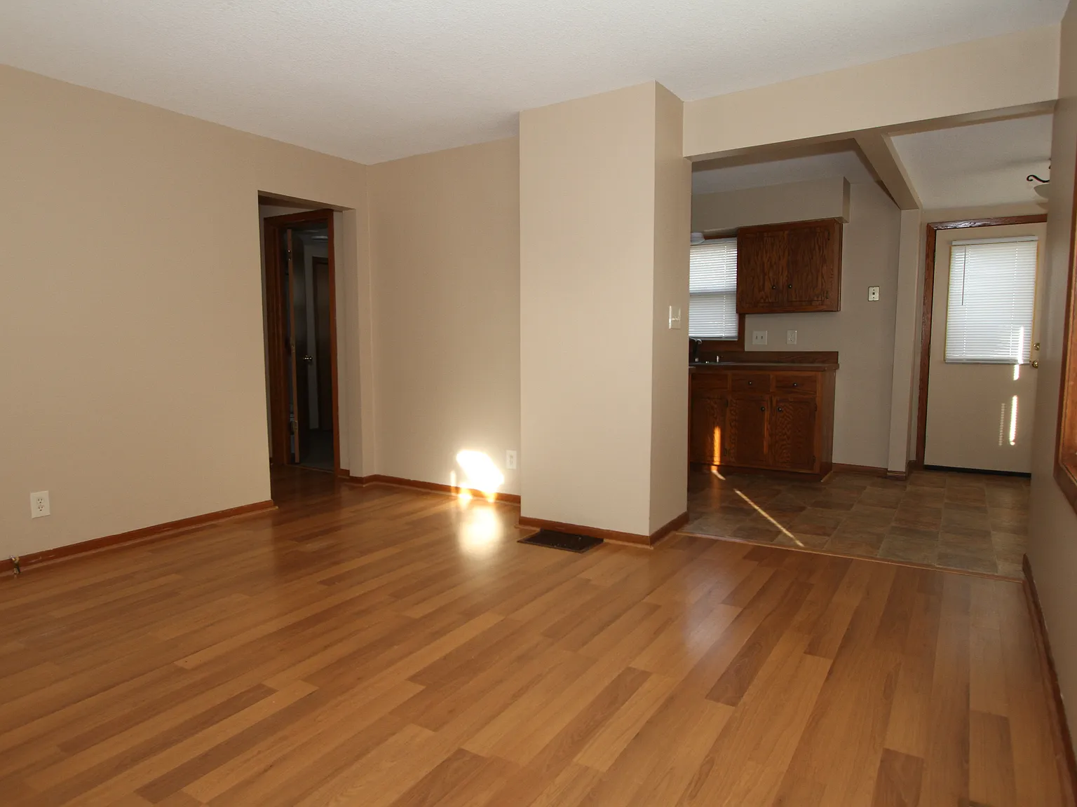 2 bed, 1500 sqft, $1,850 — Photo 3