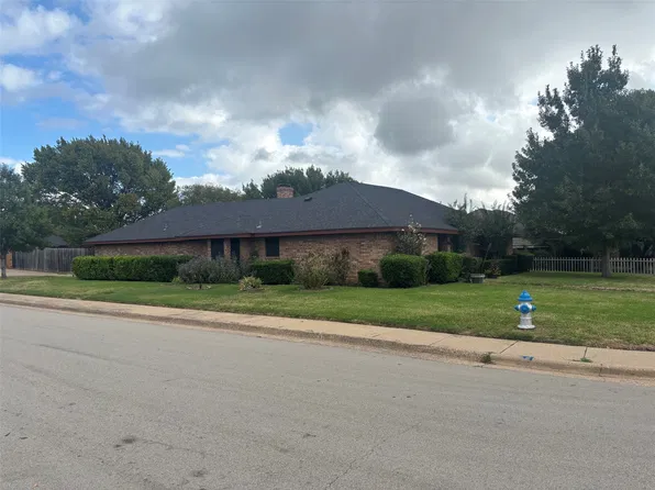 1335 Briarmeade Dr, Duncanville, TX 75137