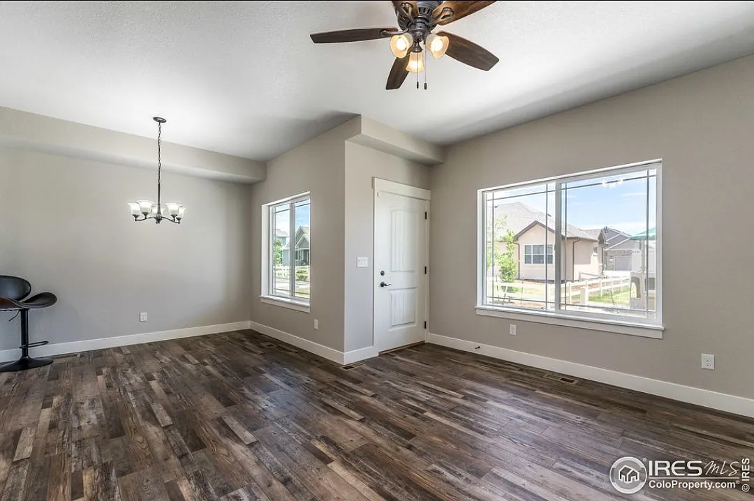 2 bed, 2.5 bath, 1924 sqft, $2,250 — Photo 3