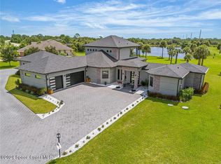 2453 Westhorpe Dr, Malabar, FL 32950
