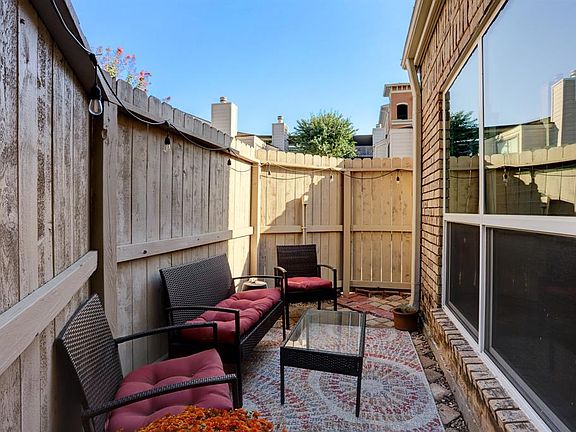 2nd image of 1829 Augusta Dr APT 25