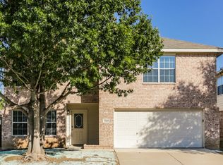 9105 Saint Kitts Rd, Fort Worth, TX 76123