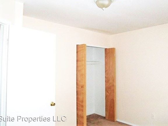 4th image of 16816 Pinehurst St