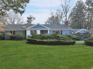 140 Sands Point Rd, Sands Pt, NY 11050