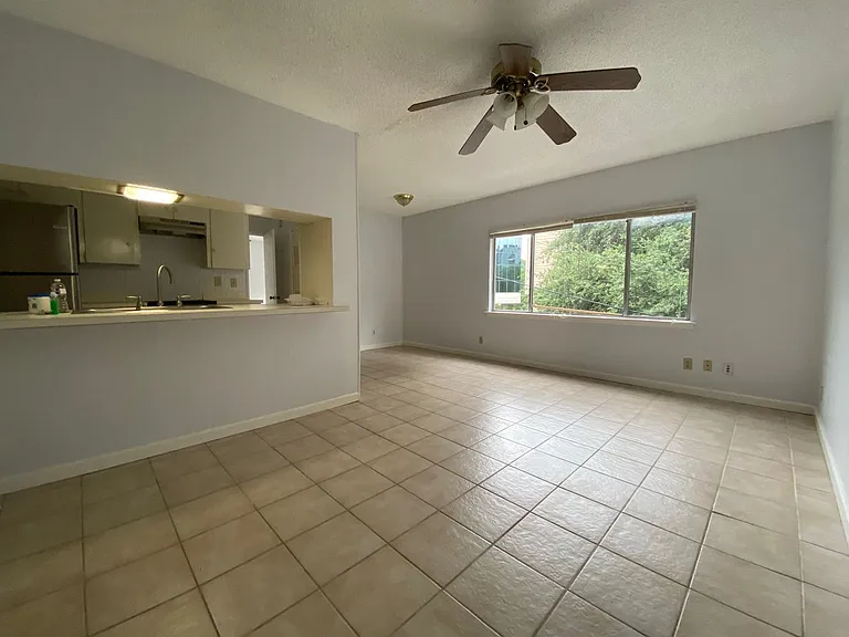 2408 Longview St #107 — Photo 6