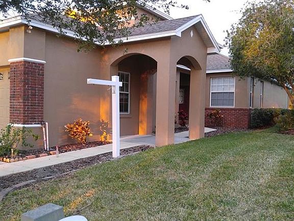 4th image of 7010 Lake Eaglebrooke Dr