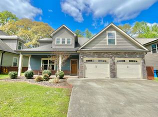 2456 Waterhaven Dr, Chattanooga, TN 37406