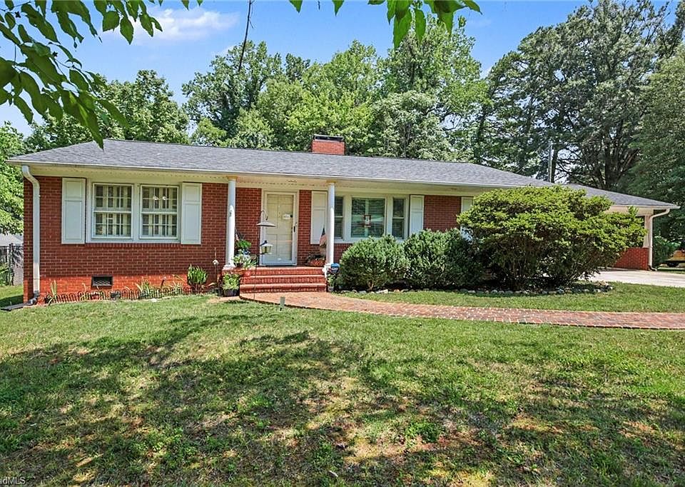 1st image of 305 Hilltop Dr
