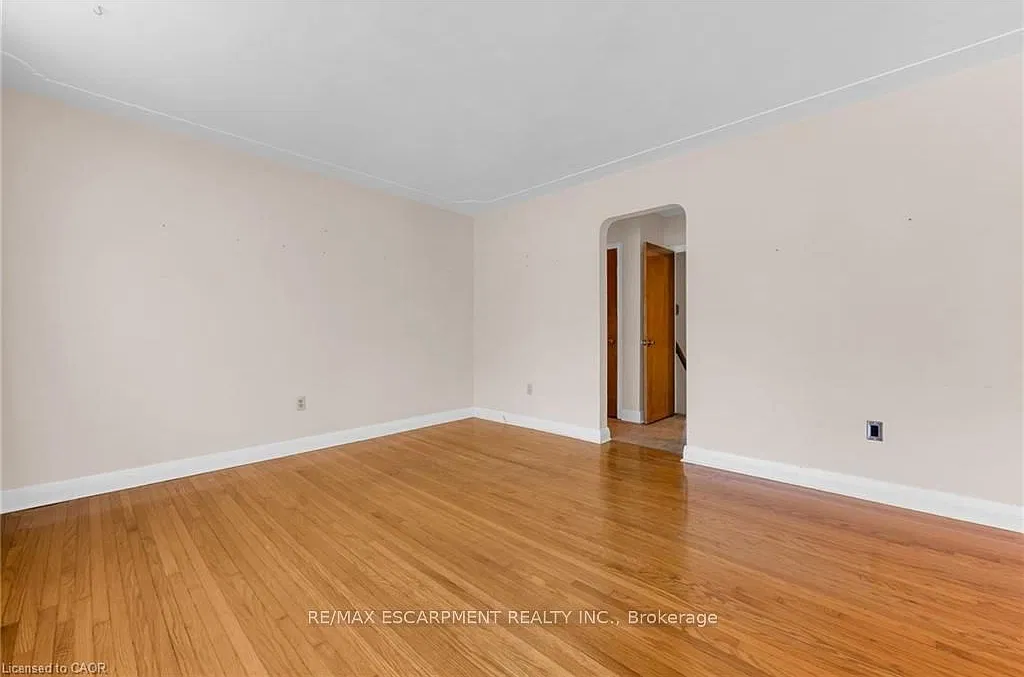 2 bed, $2,400 — Photo 3