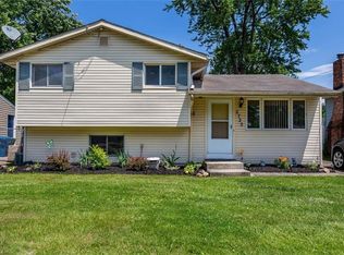 5725 Lear Nagle Rd, North Ridgeville, OH 44039