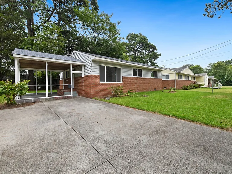 3514 Terry Dr — Photo 2