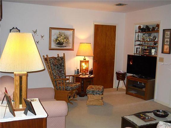 5th image of 1216 E Camellia Dr