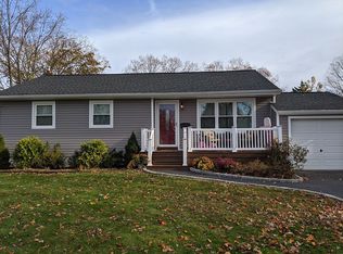 32 Jay Rd, Centereach, NY 11720