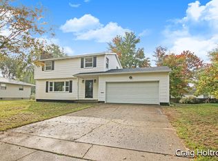 1047 Woodside Rd, Muskegon, MI 49441