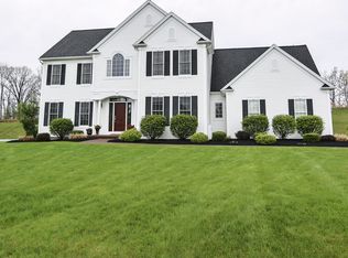 22 Nature Vw, Pittsford, NY 14534