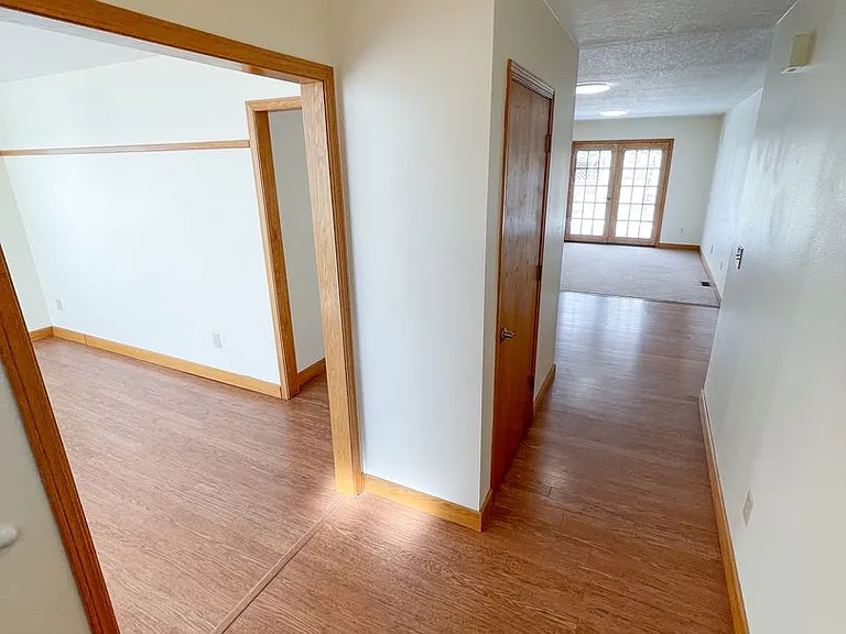 5441 Basin View Dr — Photo 2