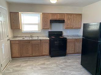 3rd image of 9208 Orangewood Dr
