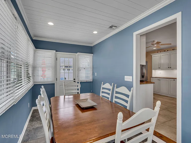 5 Dover Ave — Photo 10