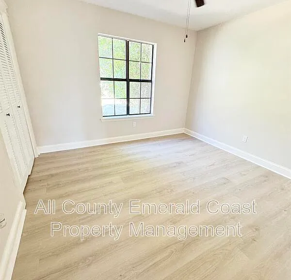 710 Swan Ln — Photo 30