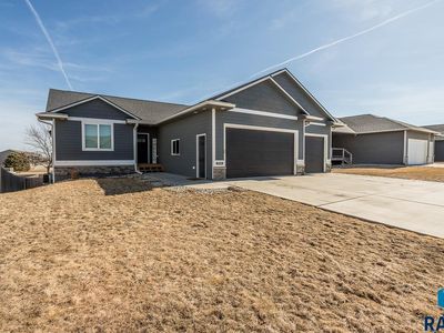 808 Trojan Ave, Hartford, SD, 57033