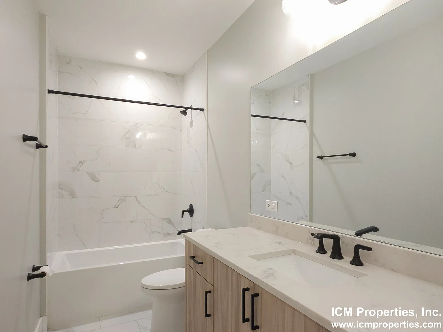 2 bed, 900 sqft, $2,770 — Photo 4